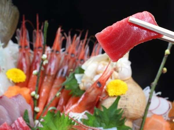 An example of a seasonal fresh fish platter - this is the seafood of Echizen!