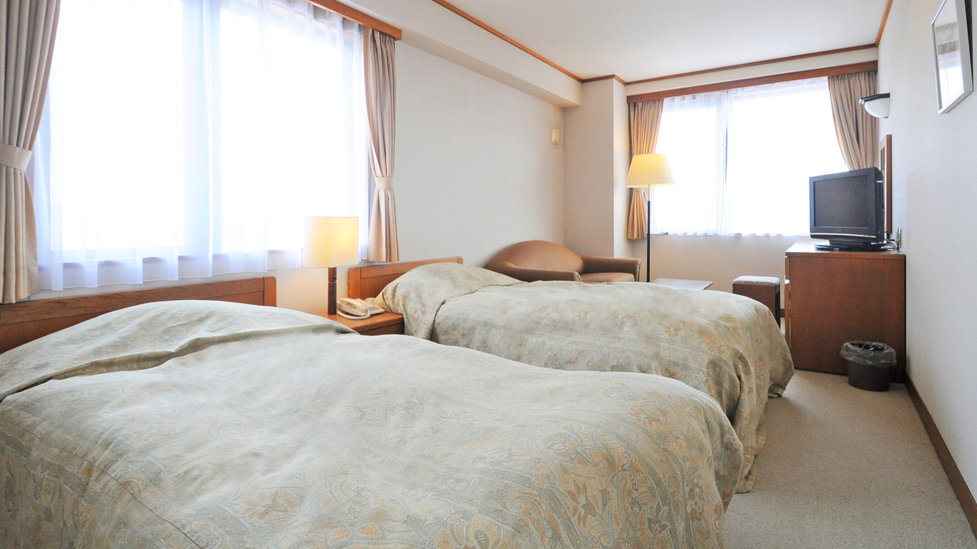[Yoteikan Western-style twin room] Accommodates 1 to 2 people.
