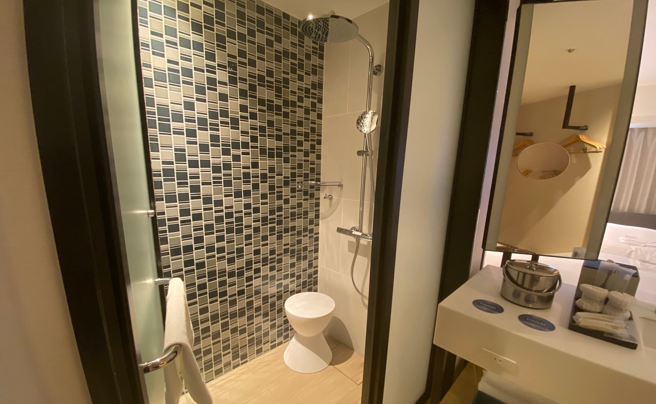 Shower booth