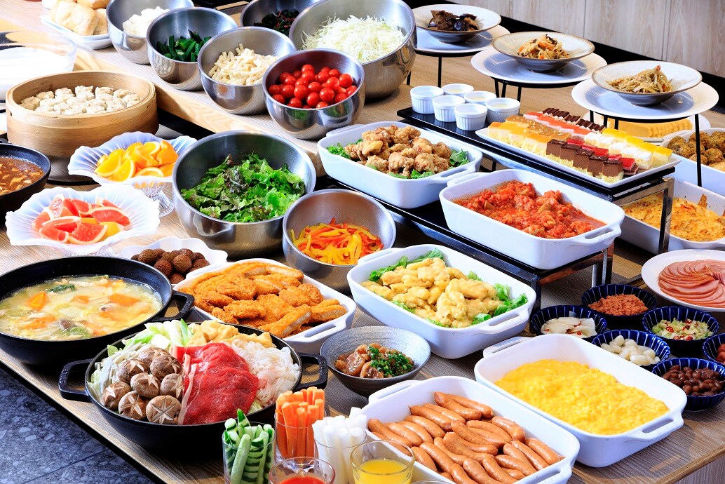 Thực đơn phong phú các món ăn Nhật Bản, phương Tây và Trung Quốc