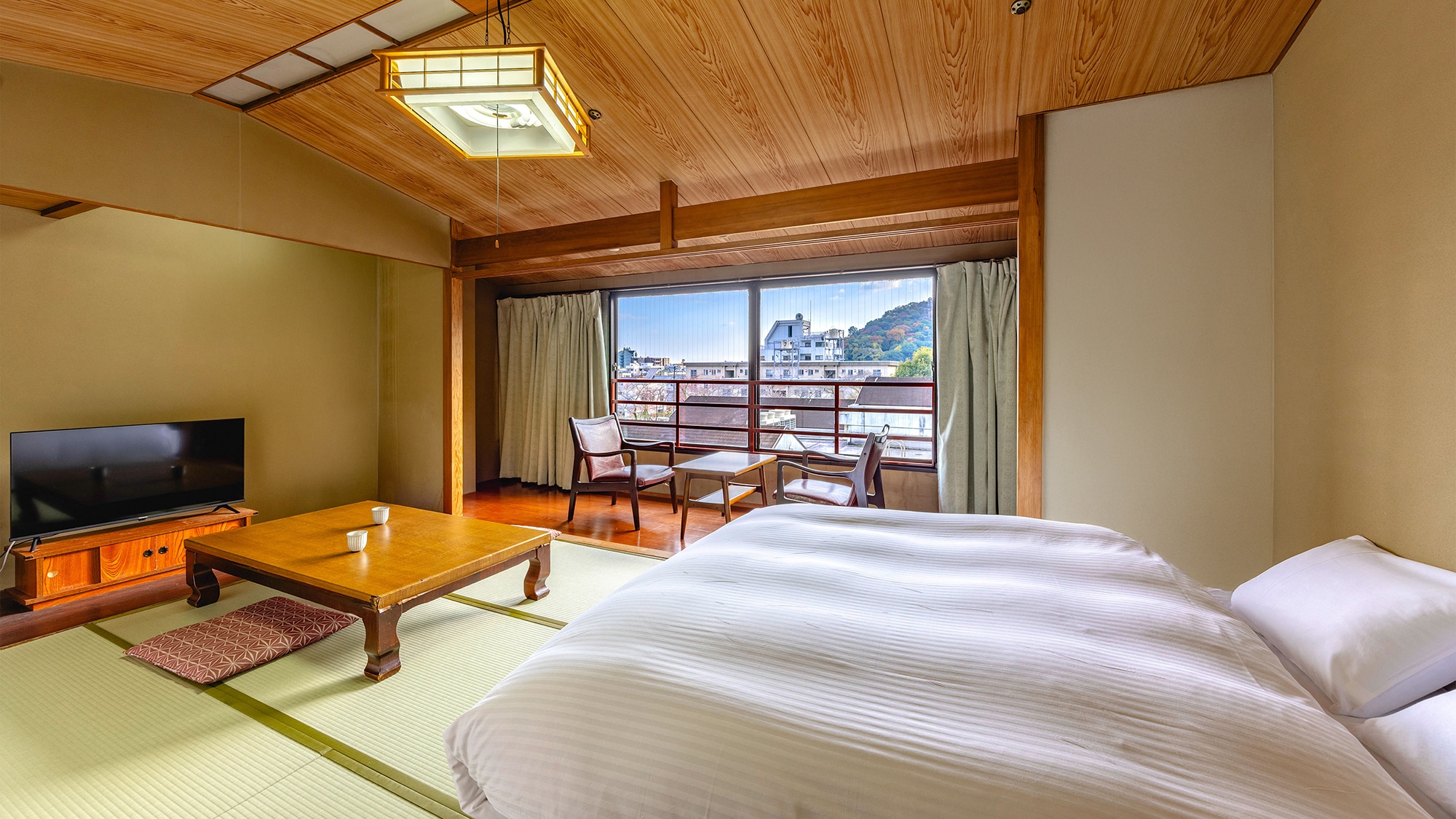 [Japanese-Western Double] Relax in the tatami atmosphere and spacious queen bed
