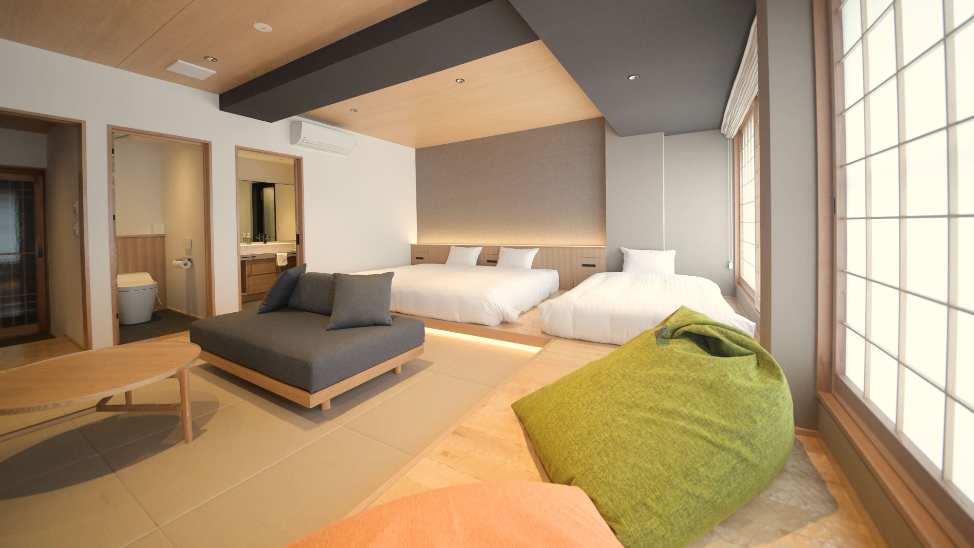 샤워 부스가있는 트리플의 예