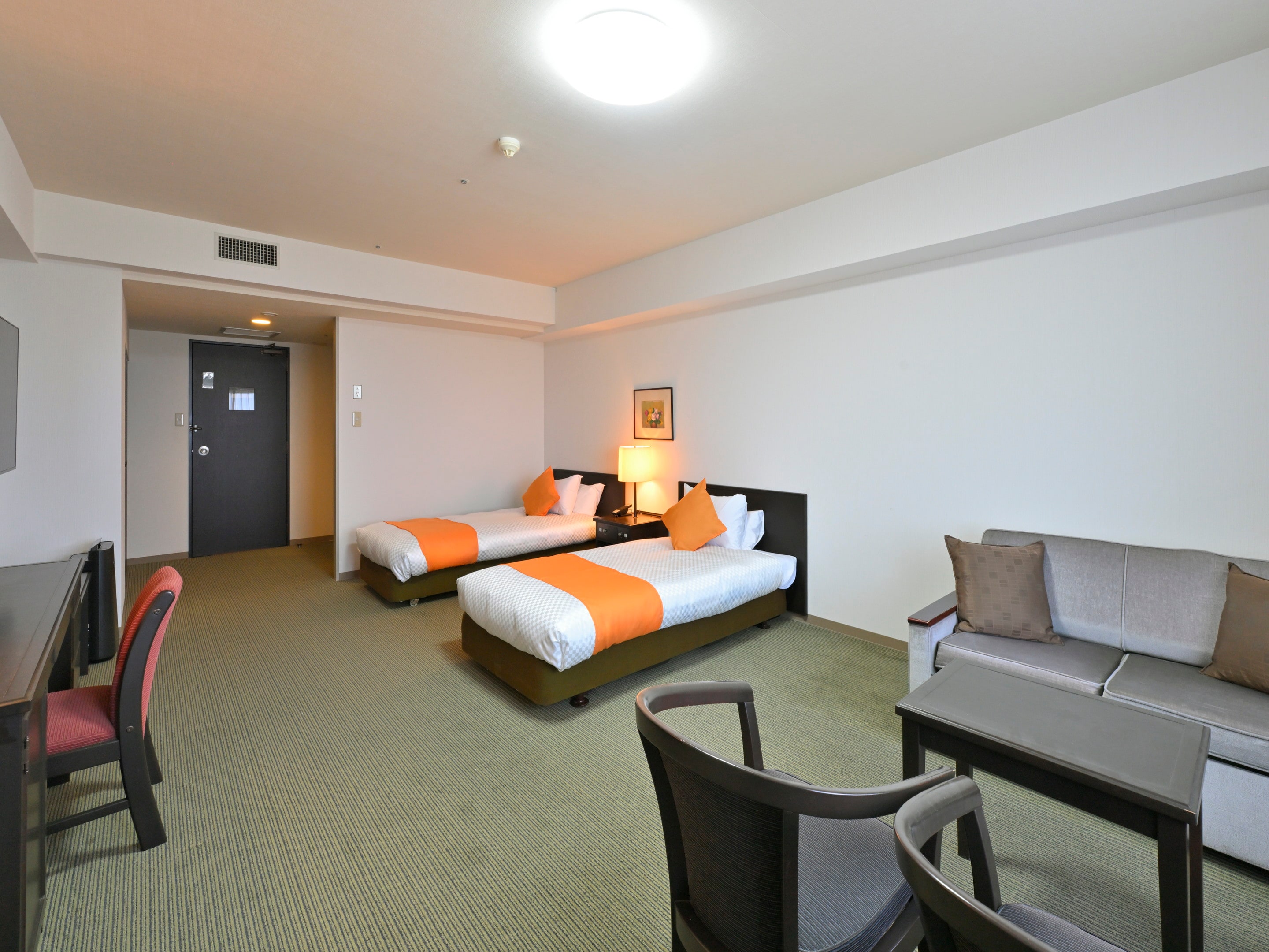 Modern Western-style room, 35 sq m, with ocean view.
