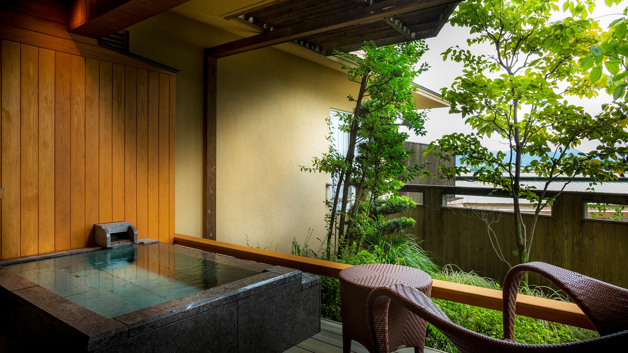 [Fujimidai/Japanese-Western room with private open-air bath] Open-air bath on the terrace