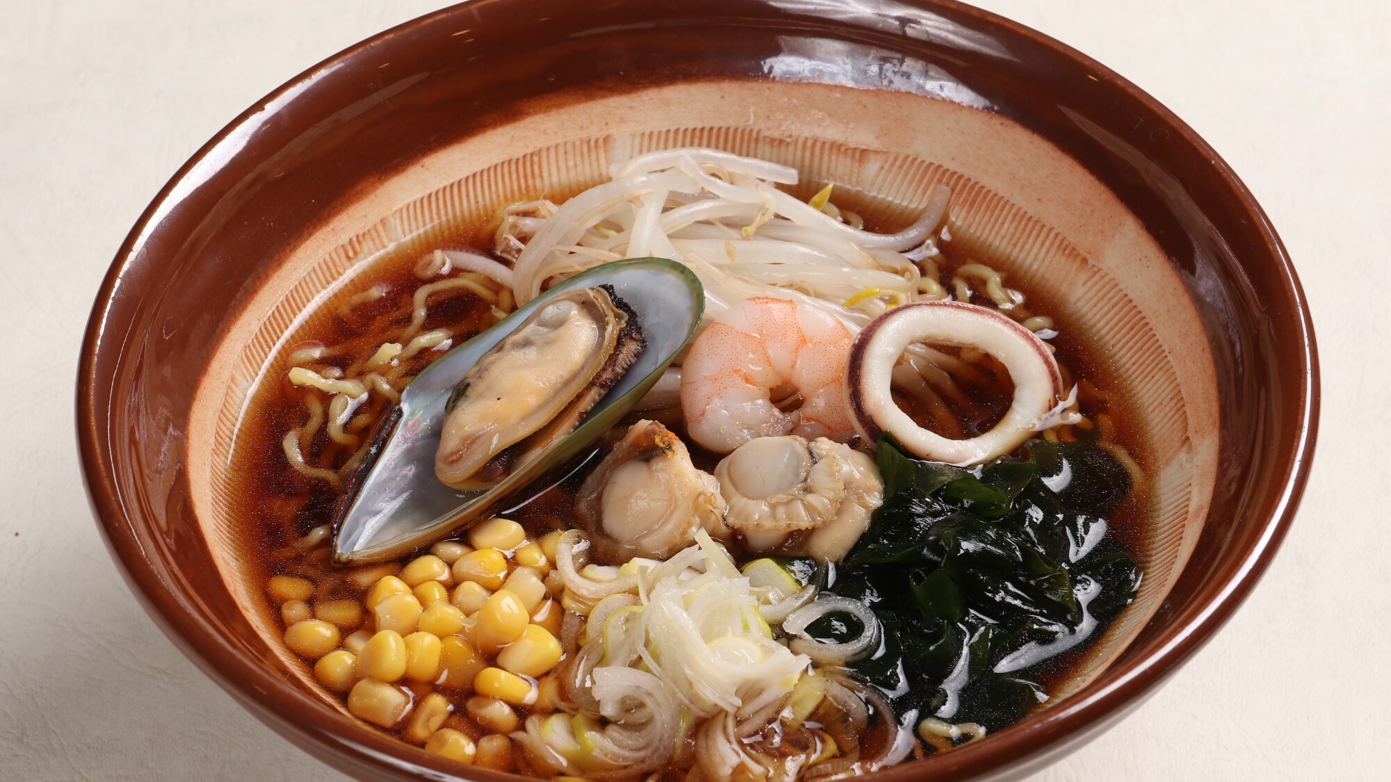 龙飞酒店的招牌“海峡拉面酱油”