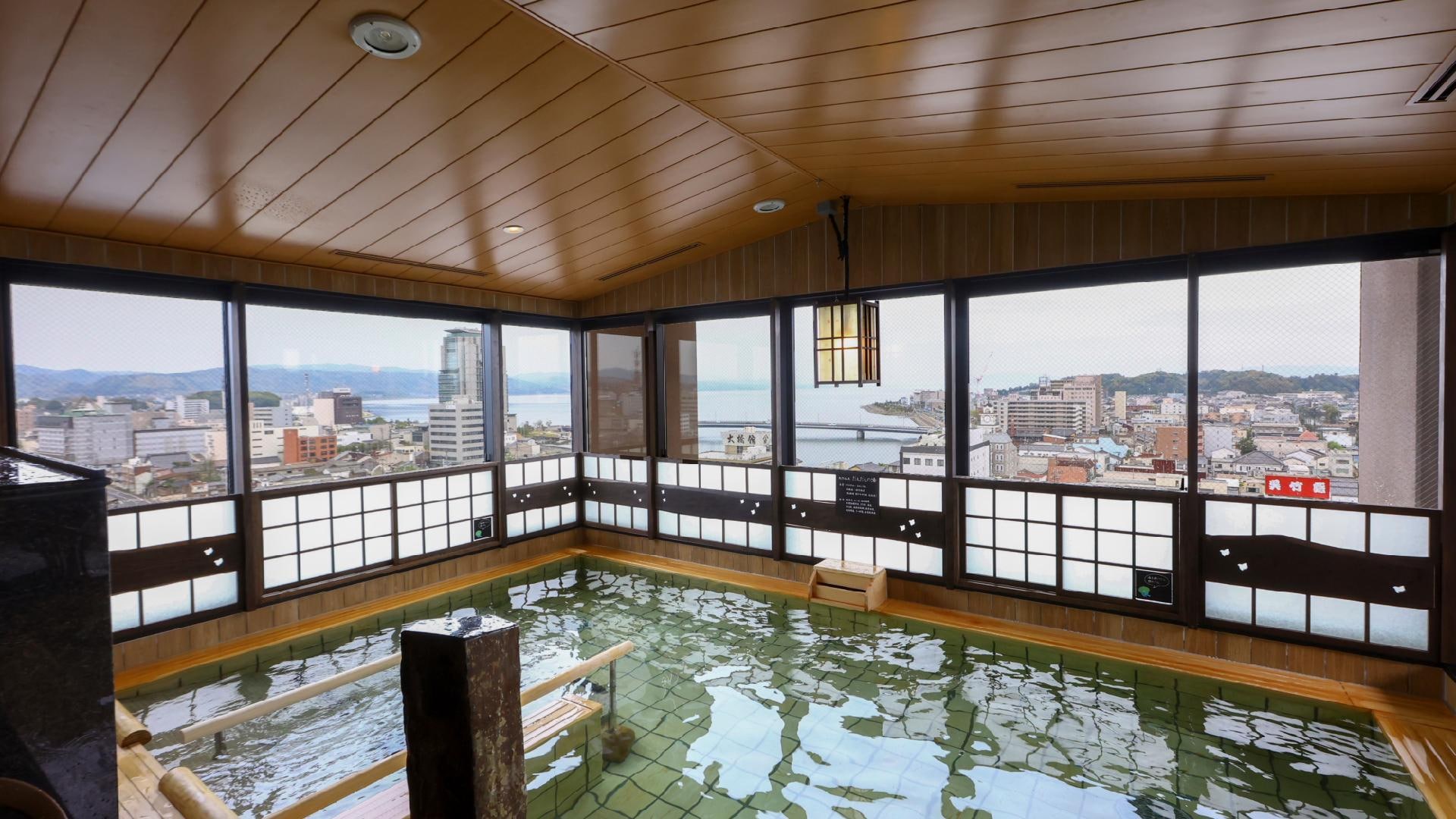 [Natural hot spring public bath/men] Indoor bath (hot water temperature: 40°C to 41°C)