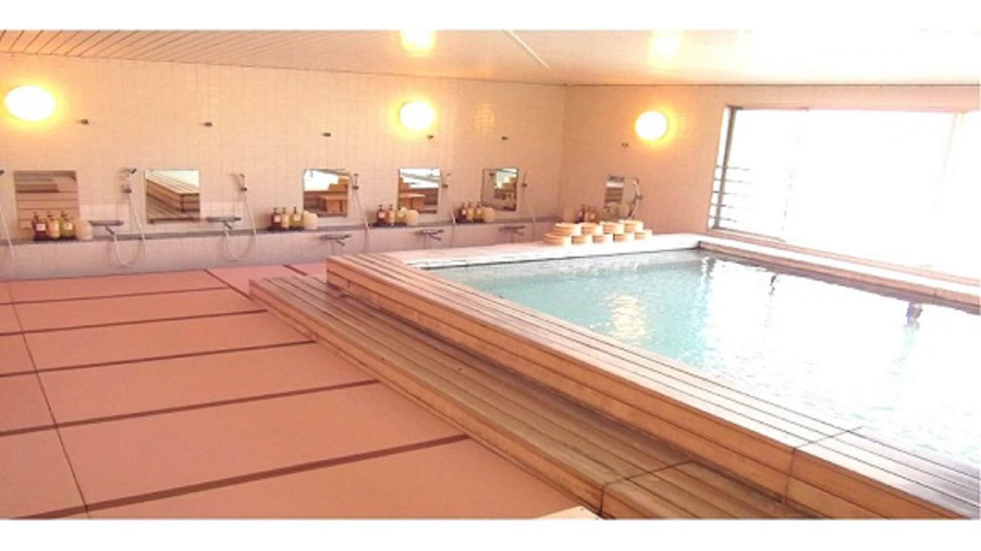 Large communal bath / Large communal bath on the top floor. Since it is a tatami mat style, there is no worry of falling, so children etc. are safe
