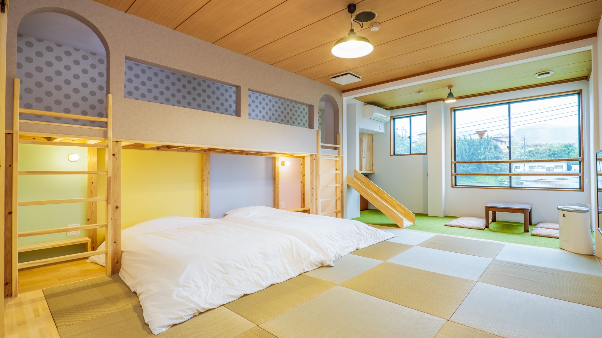 Attraction Family Room