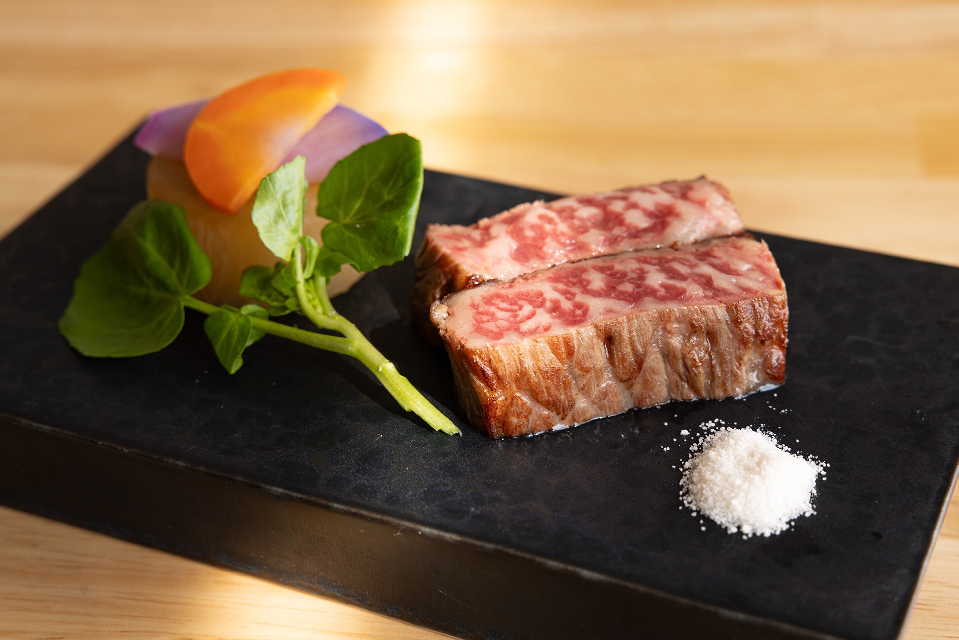 Gambar makan malam: steak