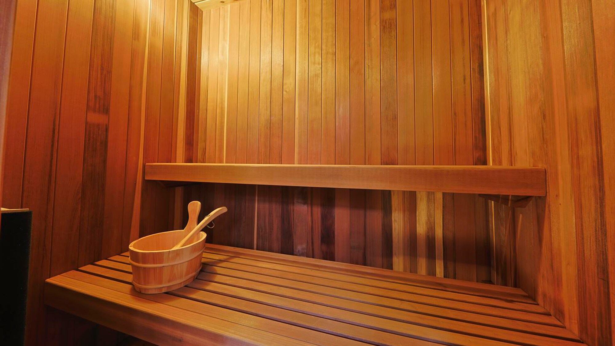 【附桑拿】小屋|3R+閣樓,半露天浴池