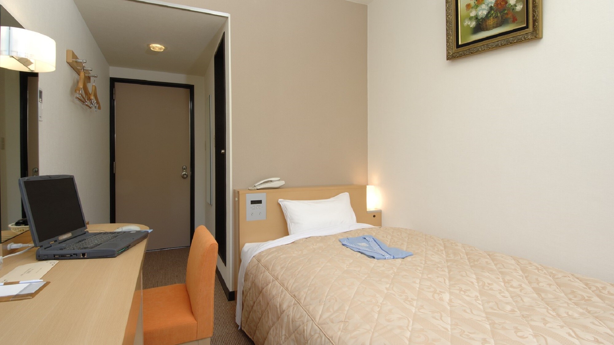 ・Semi-Double Room