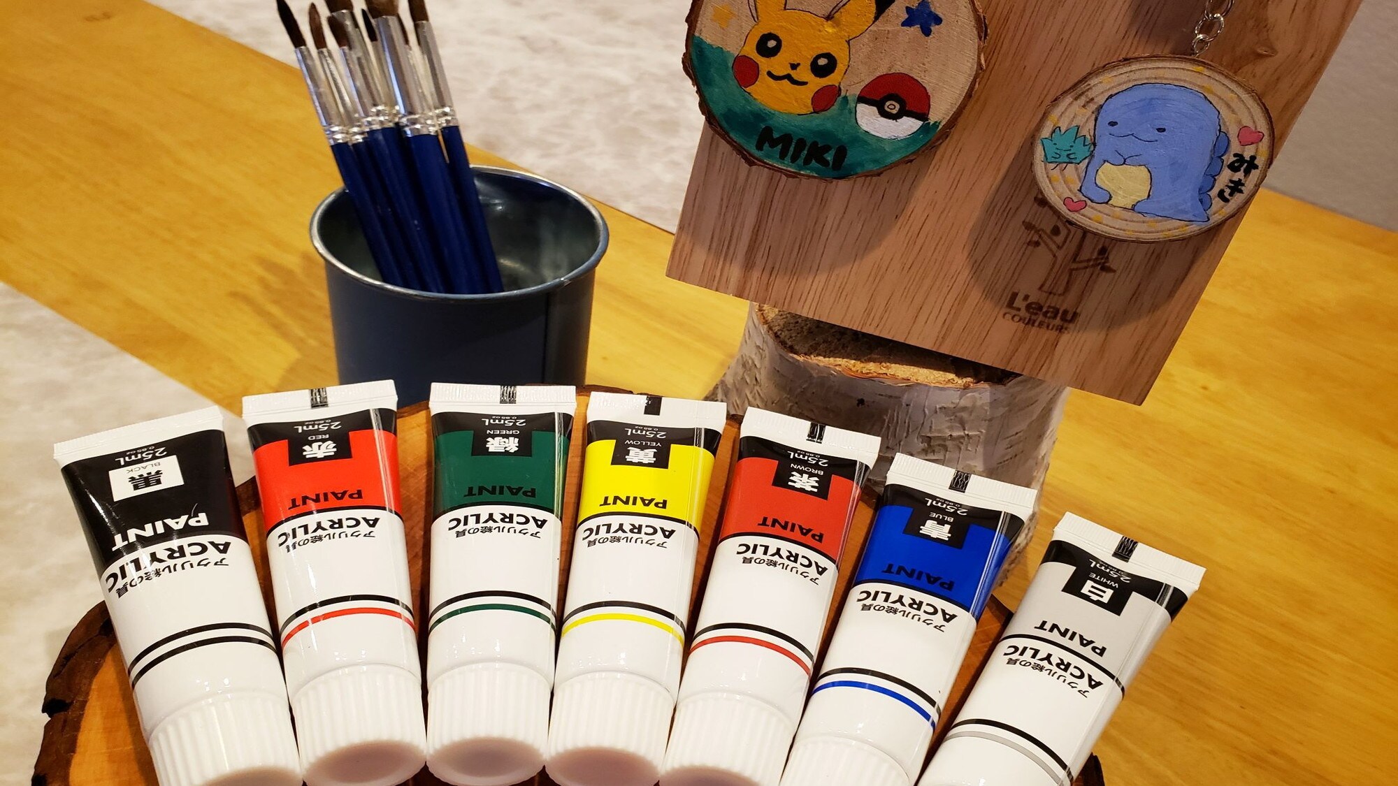 Wood holder ornament painting
