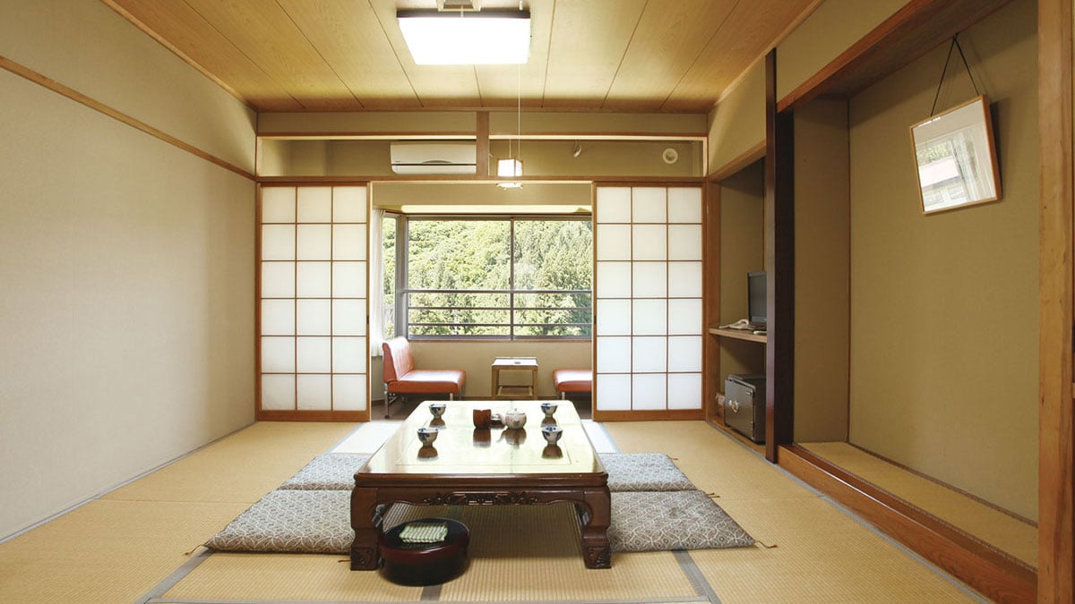 *[Room] A Japanese-style room where you can relax and unwind.