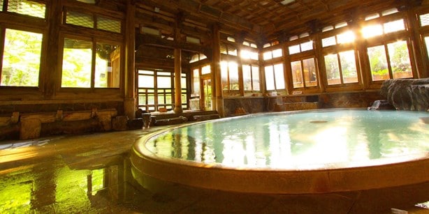 【桃山浴池】被选为日本十大浴池之一的有形文化财产