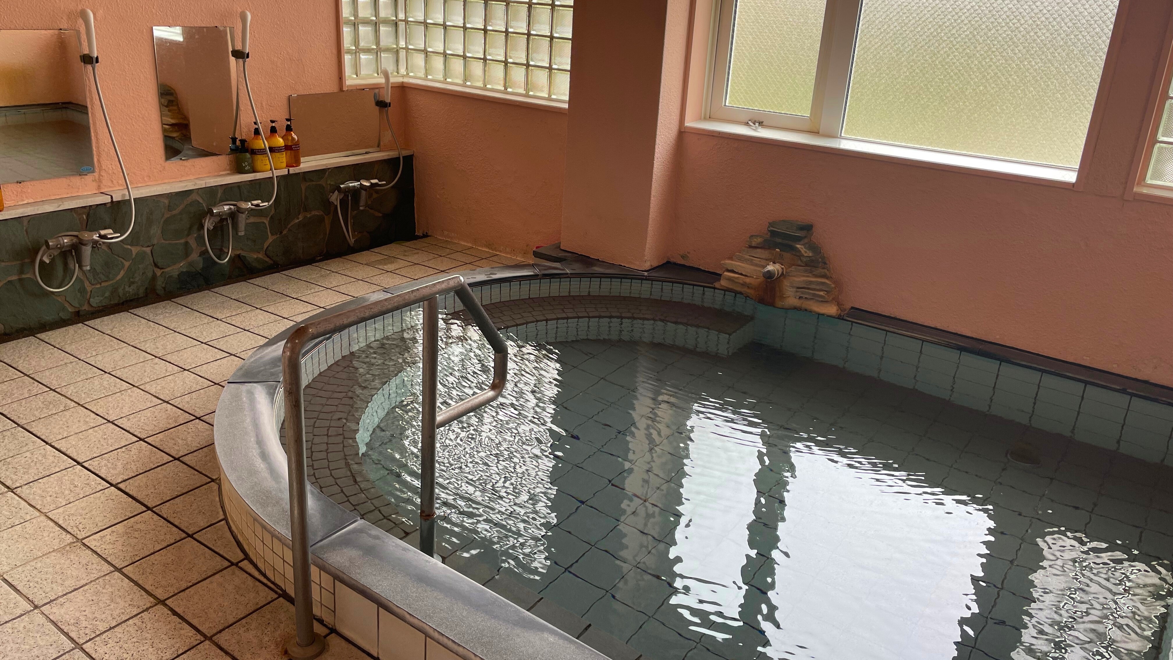 ◆Kamomeyu: Free-flowing hot spring (for women)