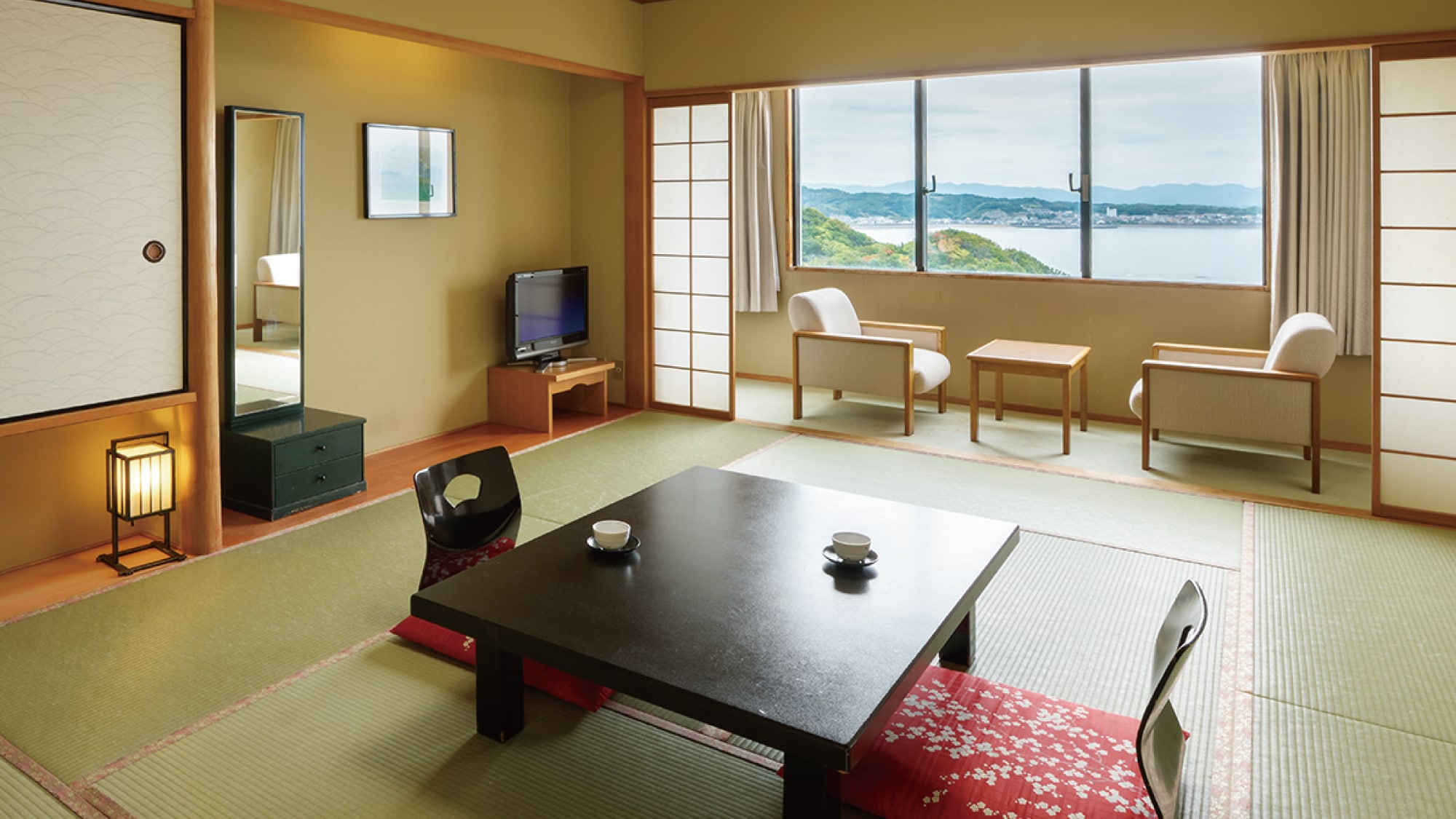 [Standard Japanese-style room] Recommended for families and small children with tatami mats (10 tatami mats) ♪