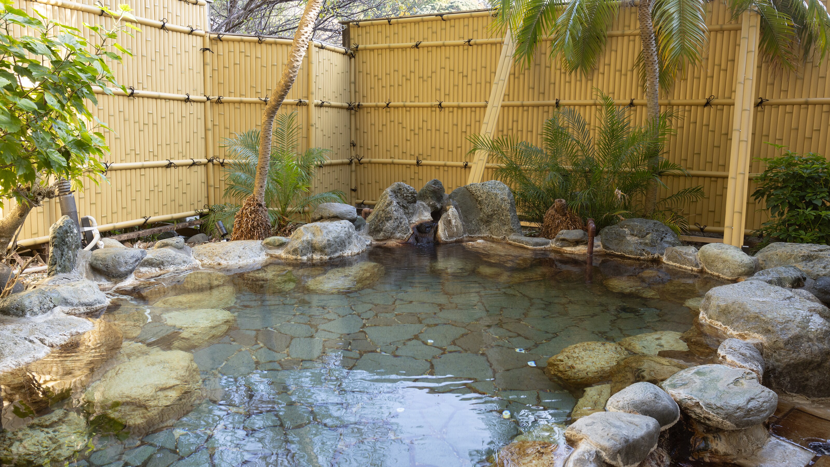 Second floor open-air bath