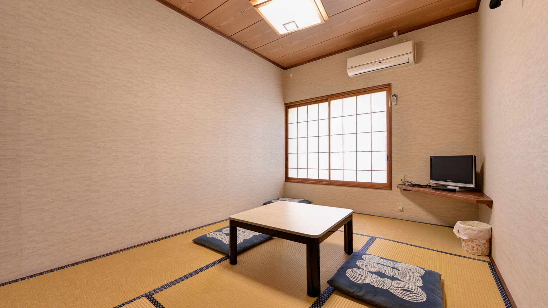 * ห้องสไตล์ญี่ปุ่น 6 เสื่อทาทามิ (ตัวอย่างห้องพักแขก) / แนะนำสำหรับนักเดินทางคนเดียวและคู่รัก! กรุณายืดขาและผ่อนคลาย