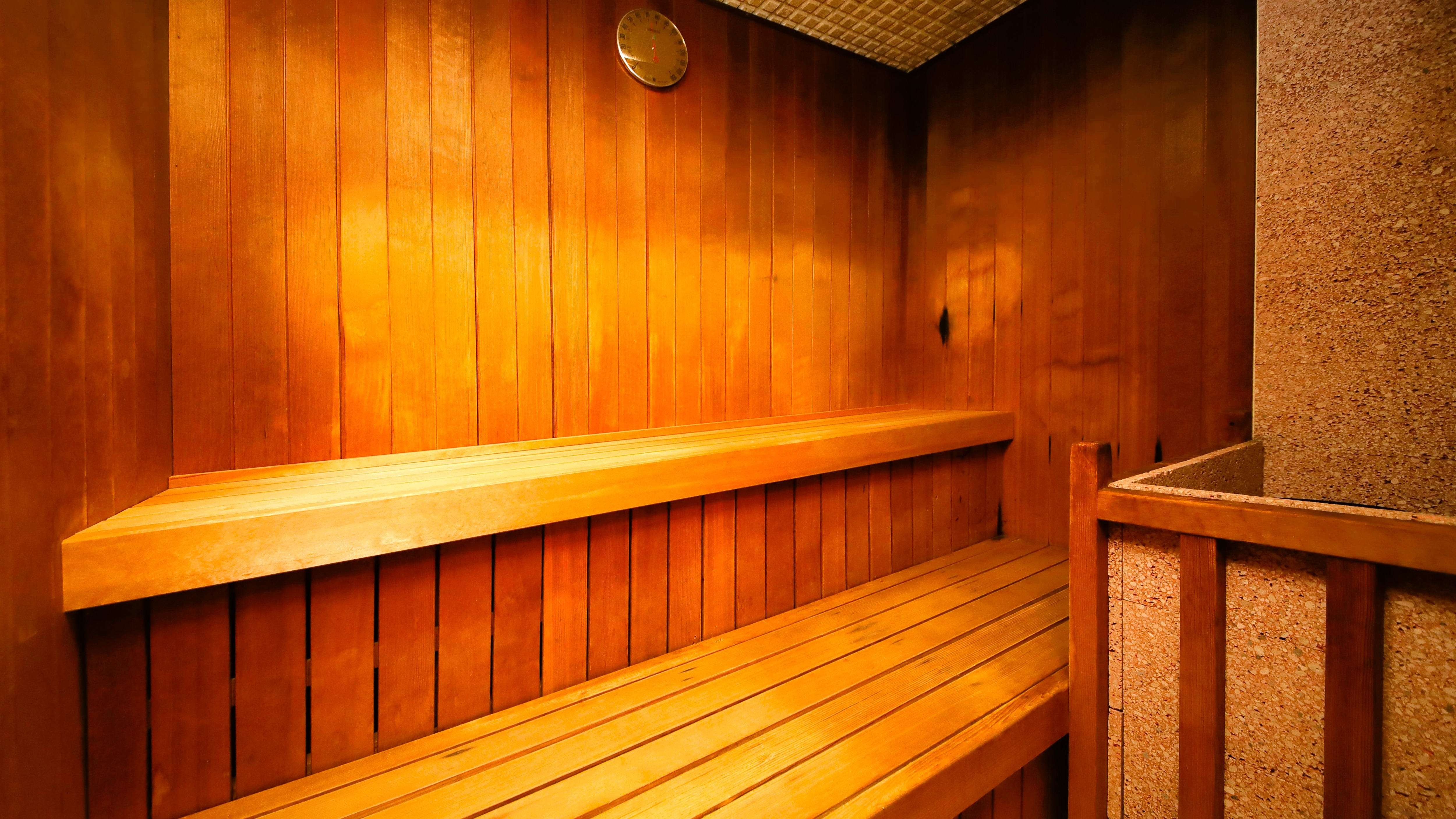 [Large public bath] Both men and women can use the sauna.