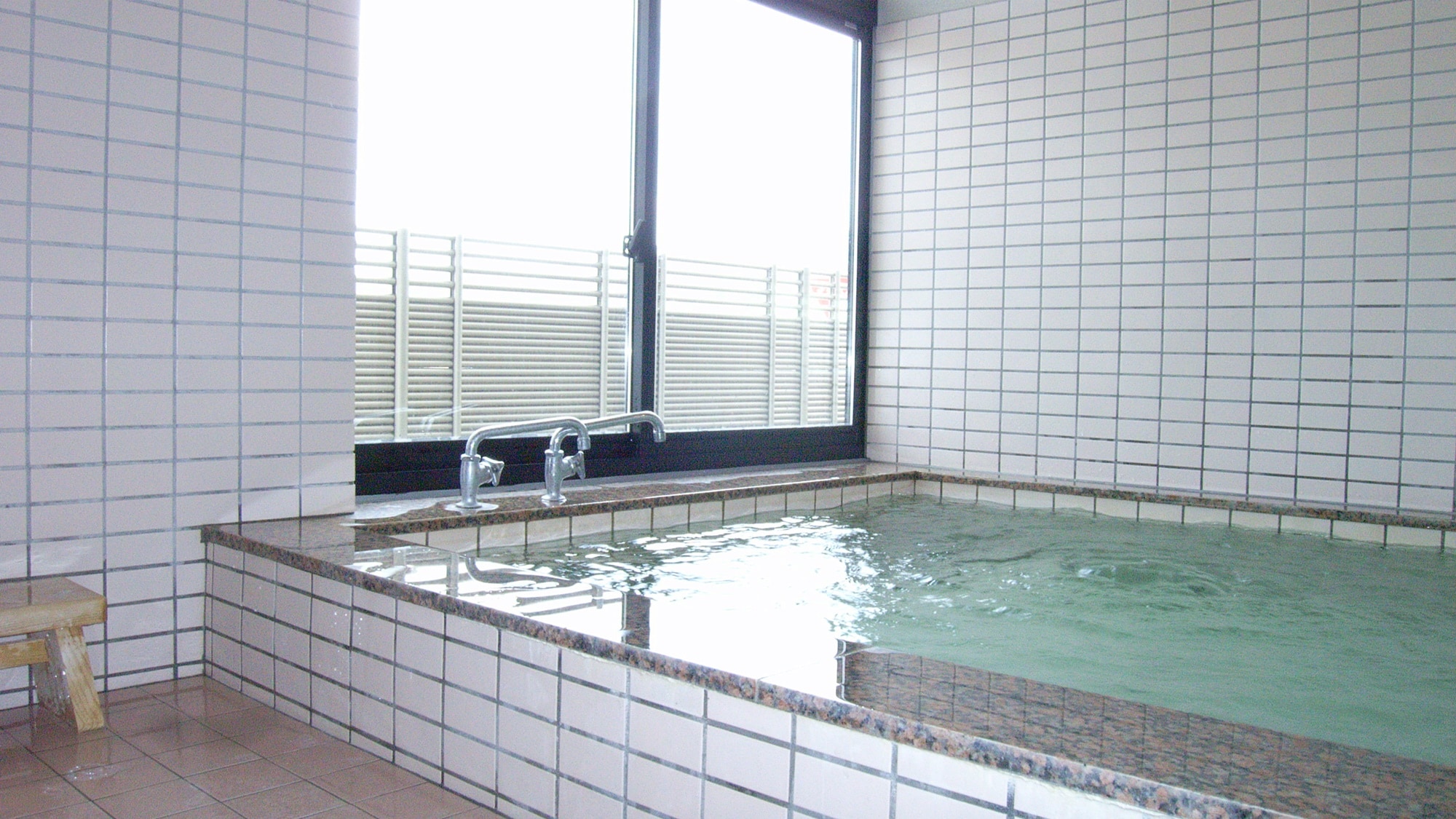 *[Bathroom example] You can take a bath while watching the sunrise reflected on the sea outside the window.