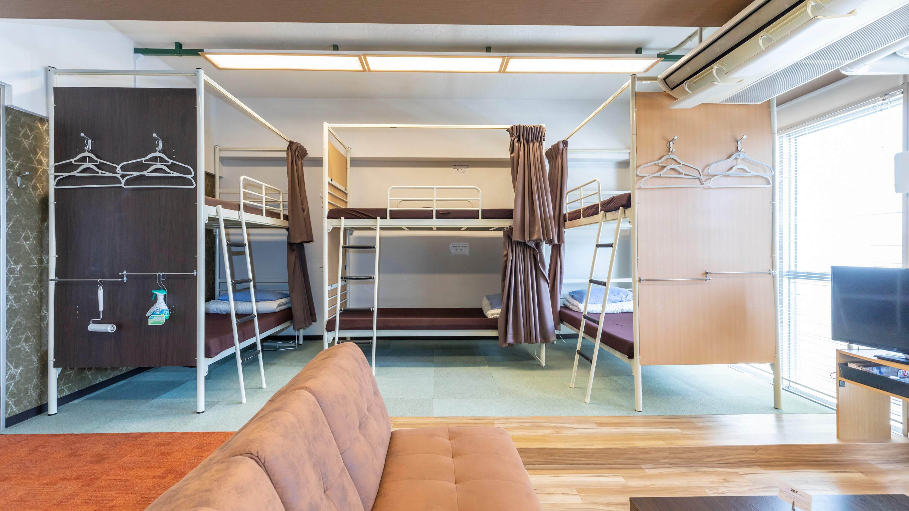 [Non-smoking] Dog-friendly family room for 1 to 6 people (bunk beds) (shared bathroom and toilet)