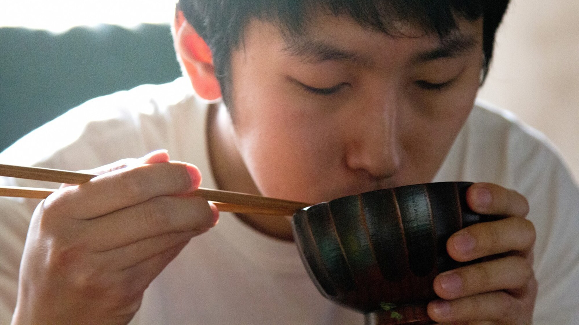 醒來時媽媽做的飯菜的味道。簡單卻充滿懷舊氣息：“典型的日式早餐”