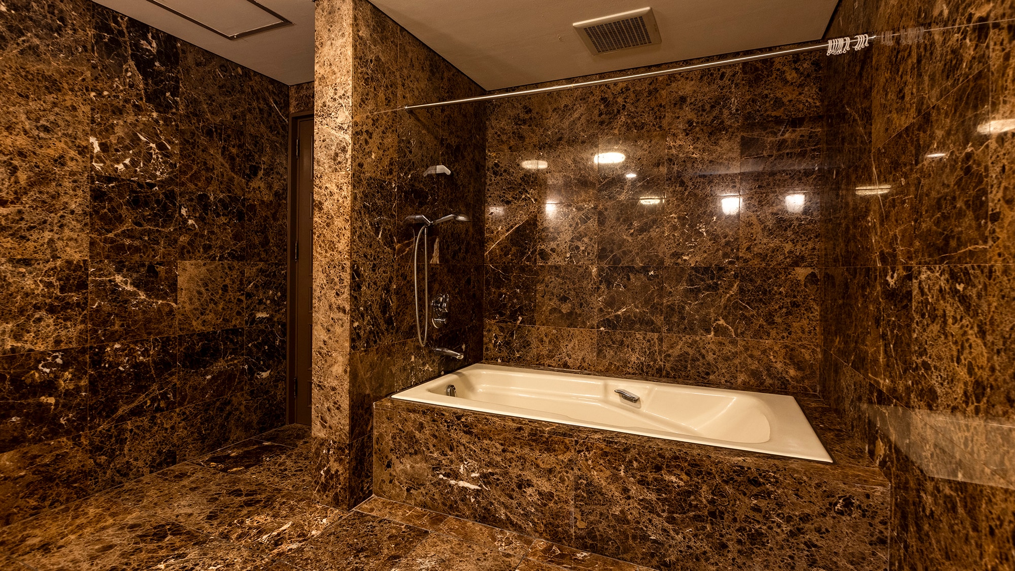 [Suite - Separate Bath]