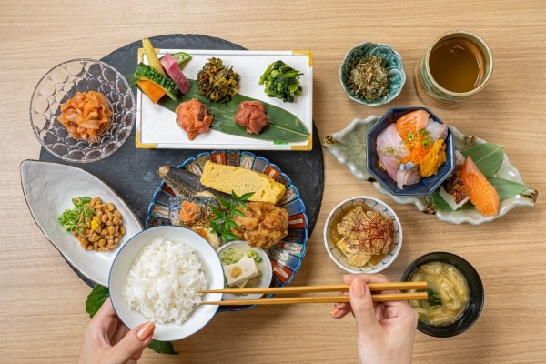 朝食