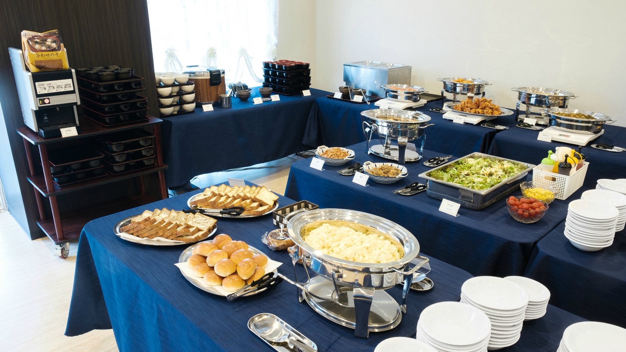 Breakfast is served buffet style, so you can enjoy your favorite dishes to your heart's content.