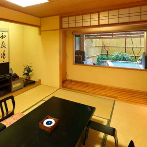 Guest room with open-air bath