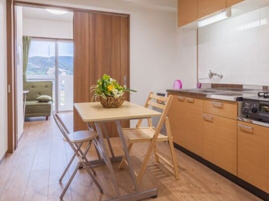 [ห้องทานอาหาร] มีห้องนอนอยู่ด้านหลัง เพลิดเพลินไปกับการพักผ่อนในคอนโดมิเนียมในสไตล์ของคุณเอง