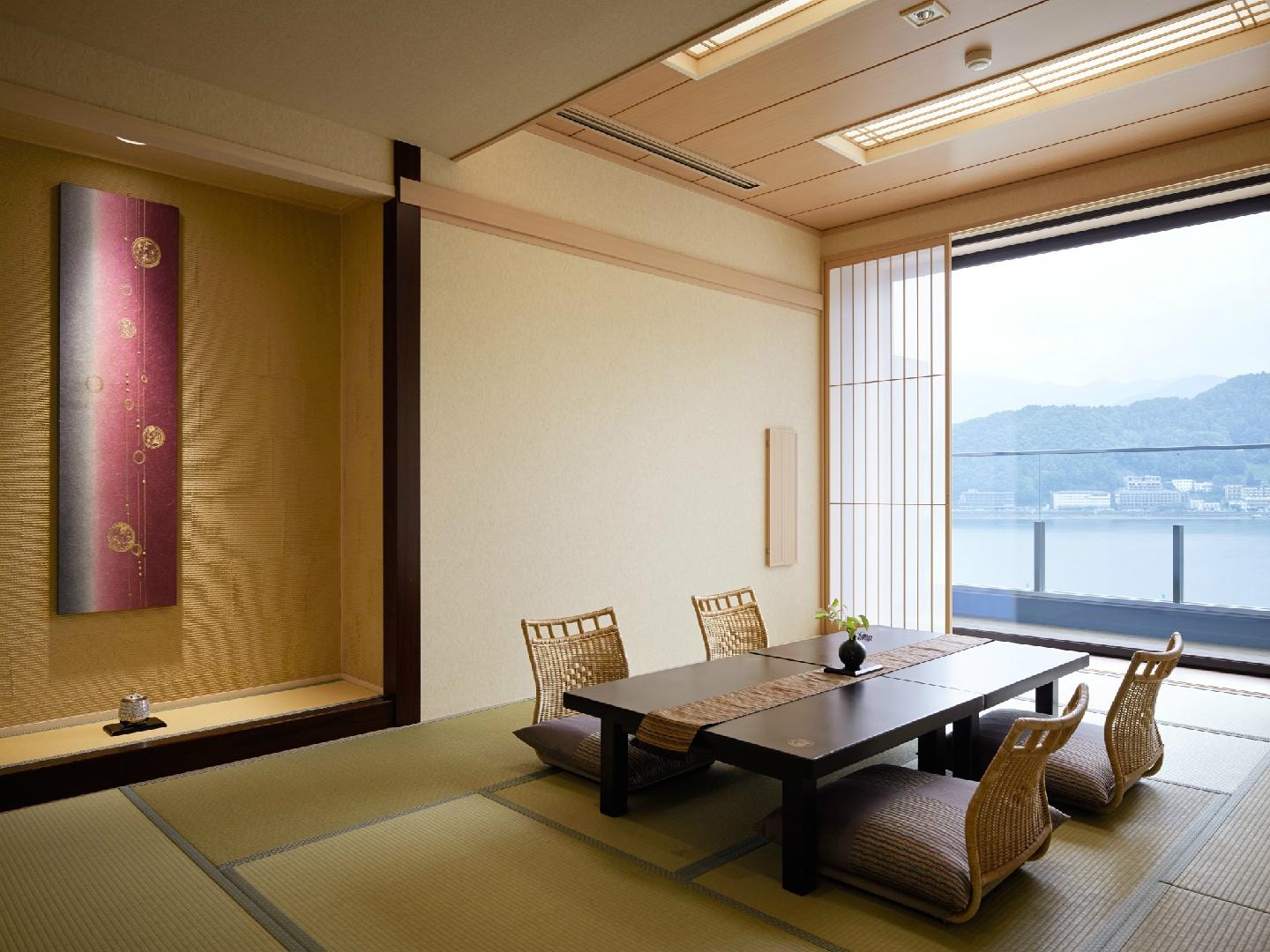 [Tamayura] & ldquo; Designated on the upper floors & rdquo; Japanese-style room with 12 tatami mats overlooking Lake Kawaguchi