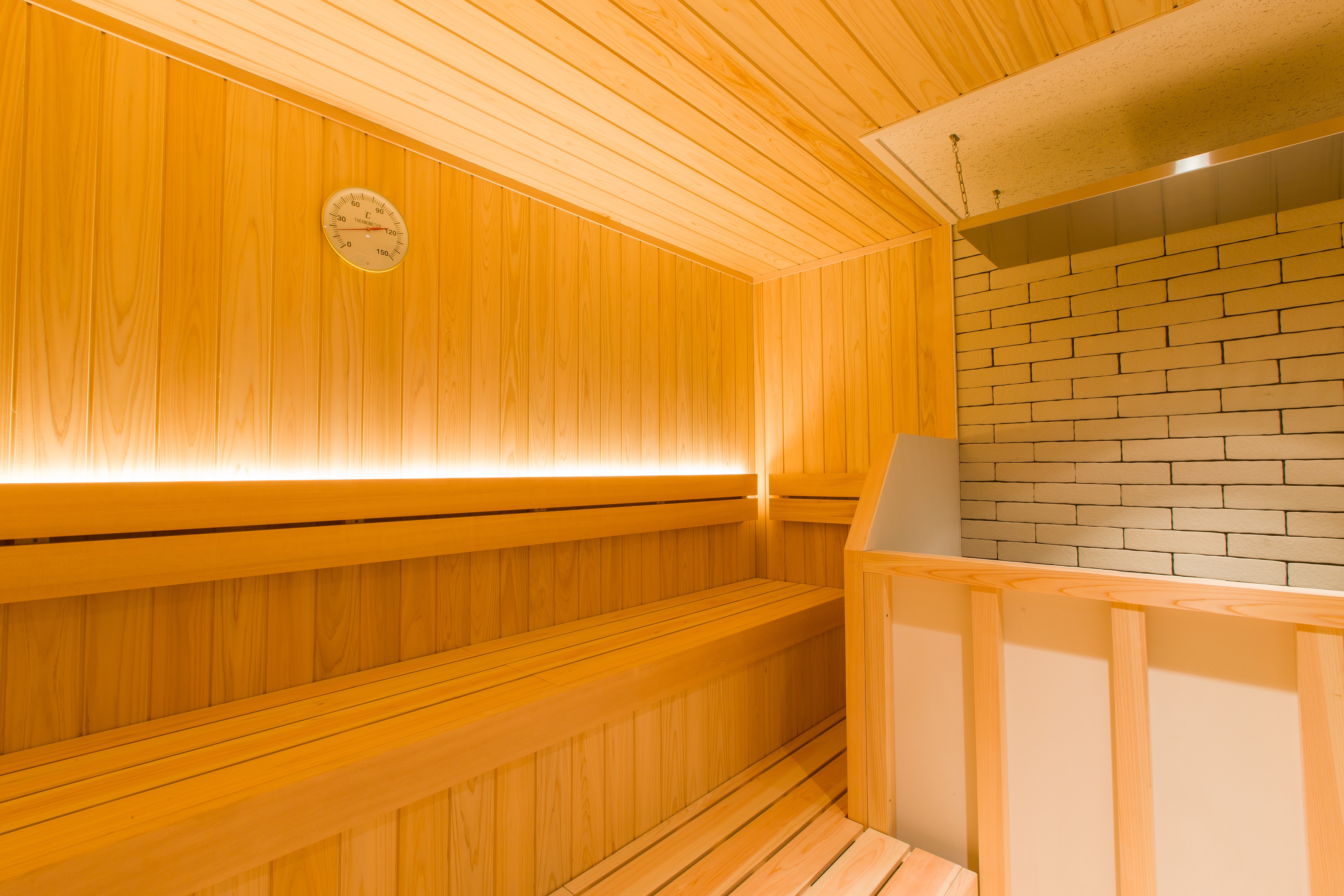 Retreat - Sauna Interior ②