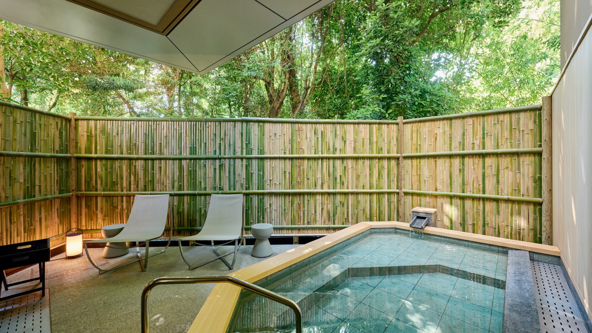 Large communal bath, open-air bath
