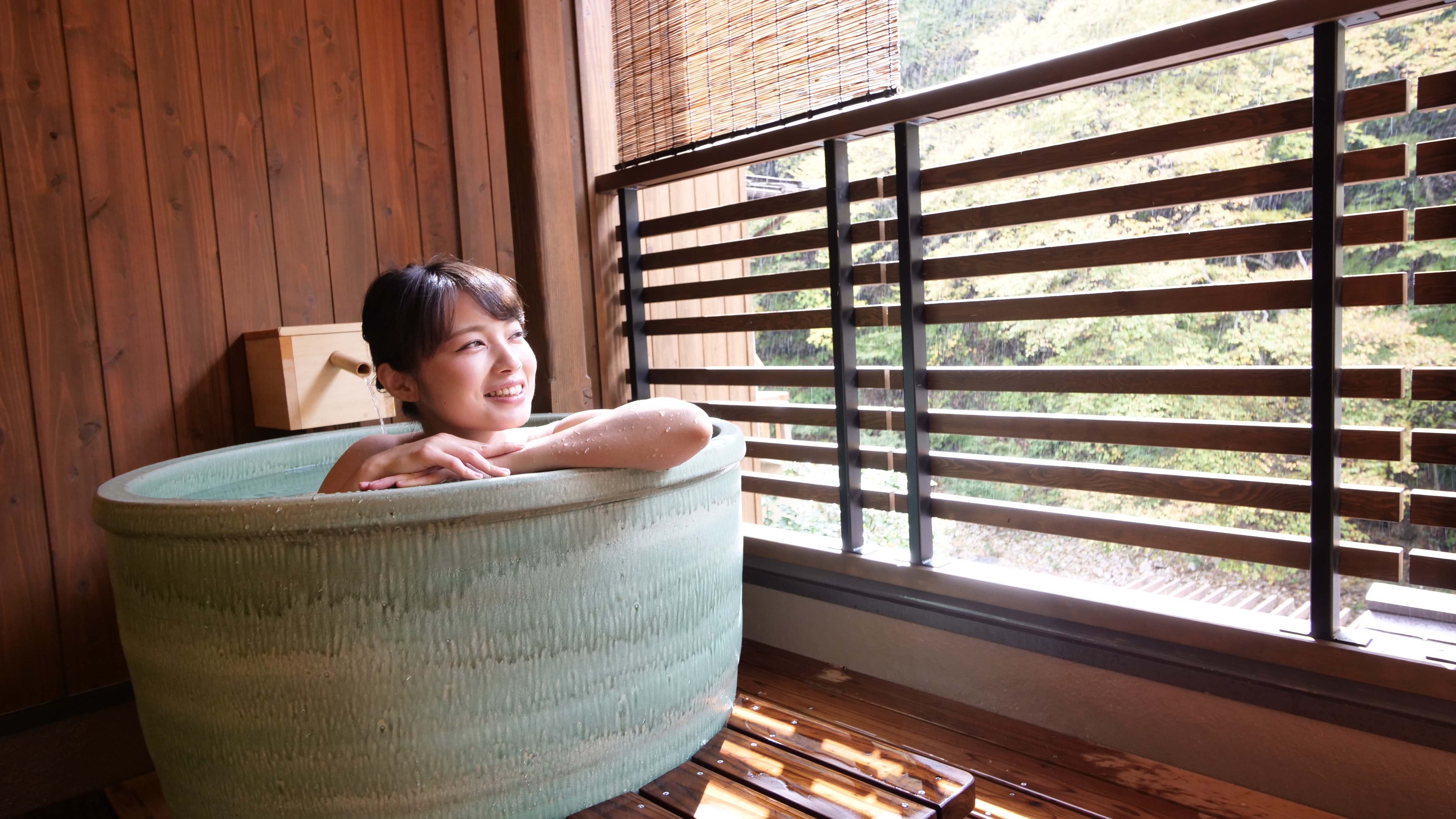 ・ Petit open-air baths in the "Mansaku" and "Rindo" guest rooms that were reopened in November 2017