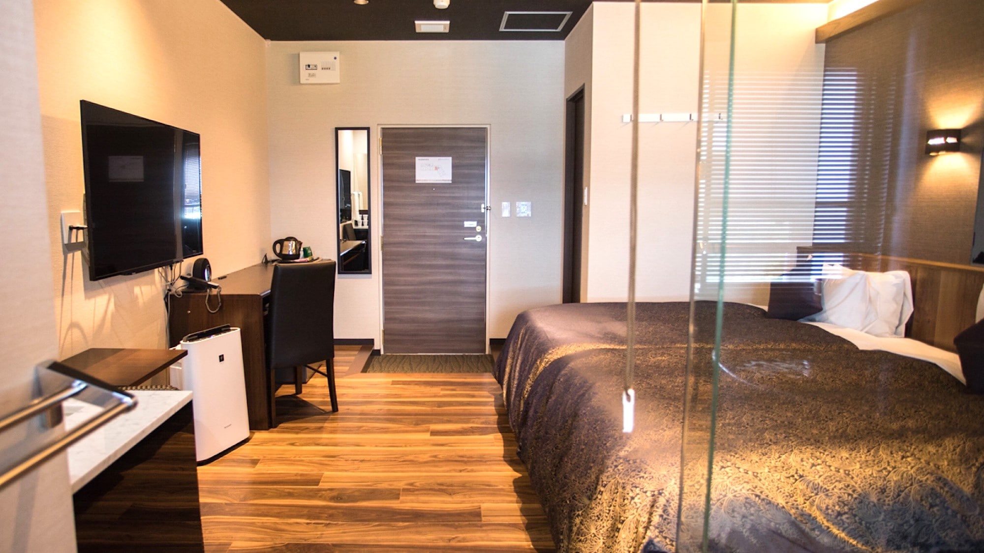 [Modern Japanese-Western room] 20㎡ Shigaraki ware open-air bath