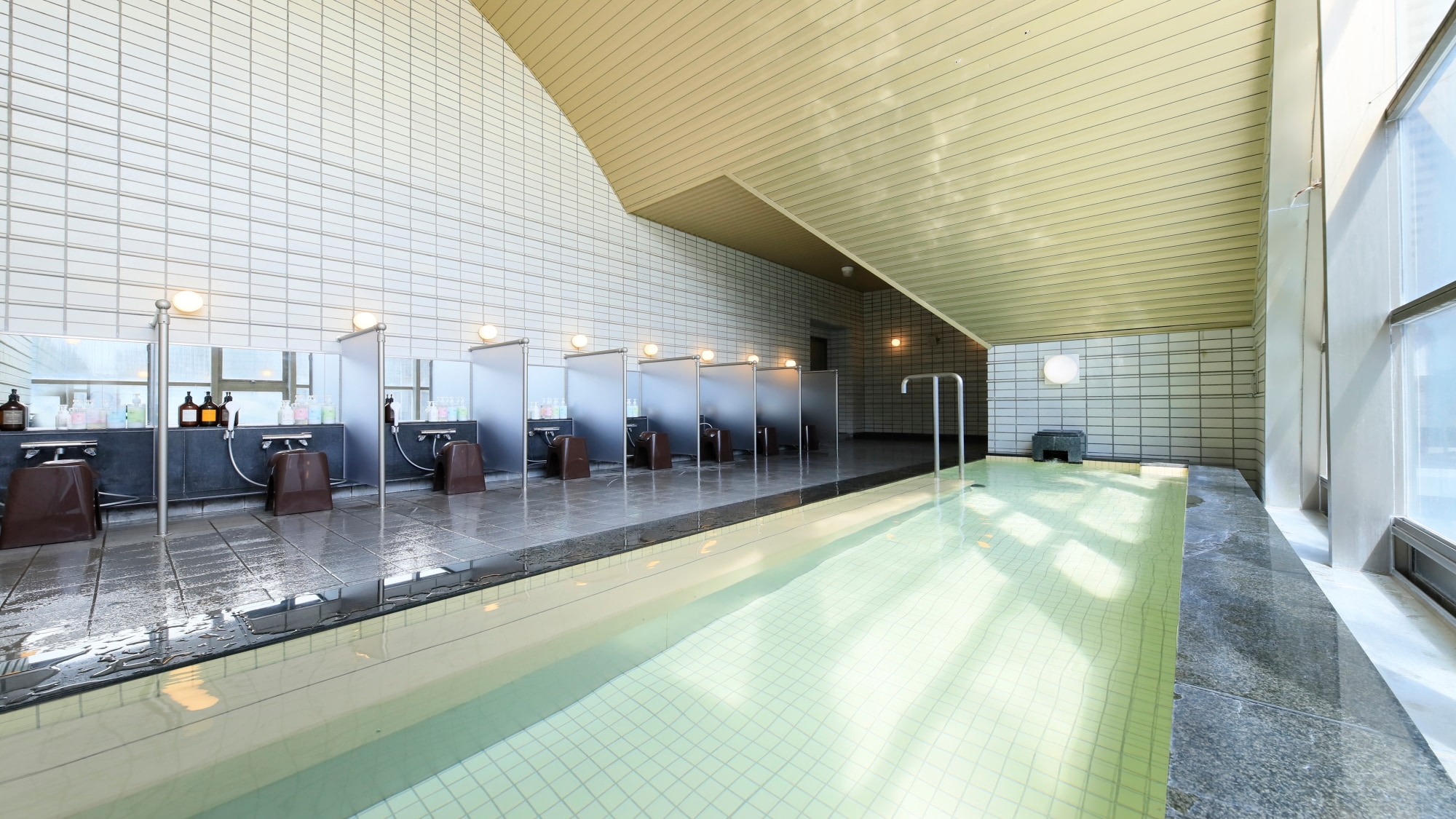 [Large public bath]