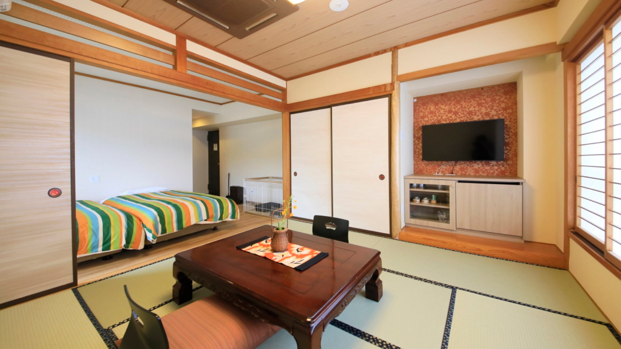 [Japanese-Western twin room] Spacious space of 39.5 square meters (example)