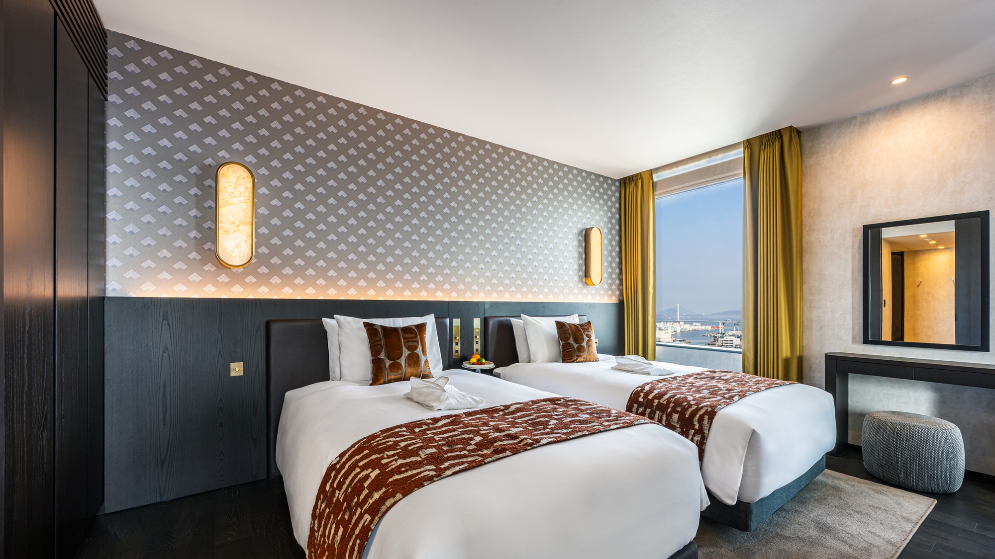 Suite The Gate Twin (example)