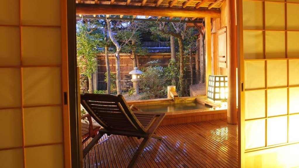 Rooms with open-air baths