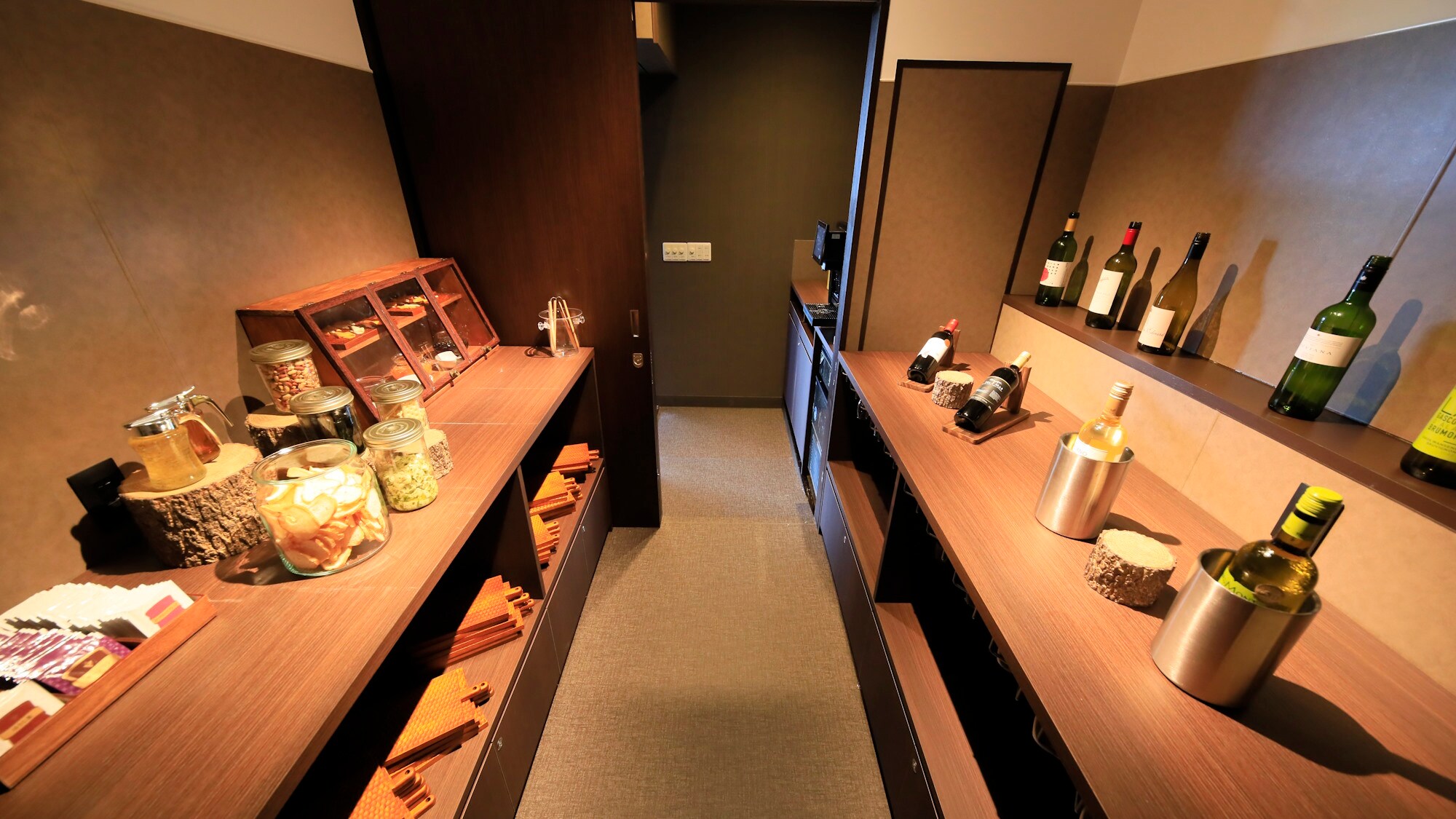 [休息室] 迎賓服務