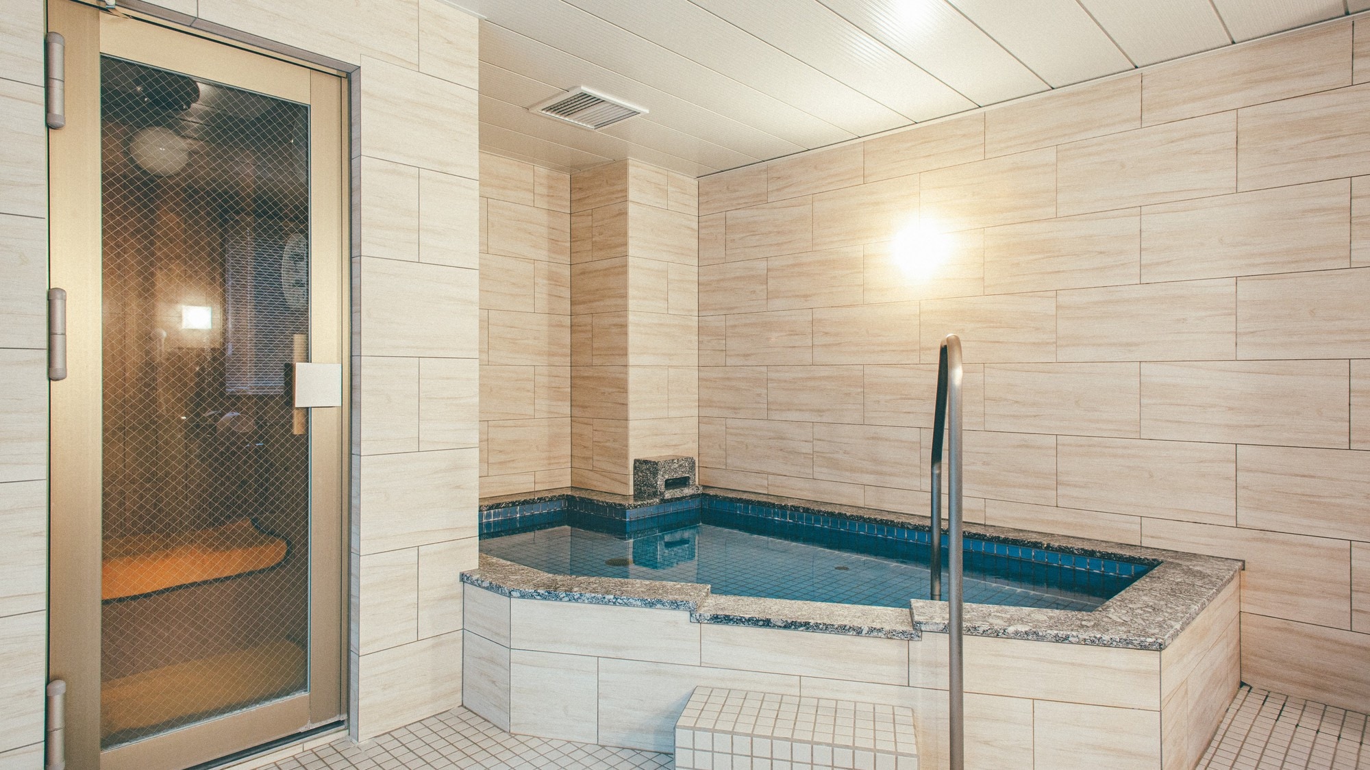 Men's bath *Opening hours (18:00-23:00/6:00-8:00)