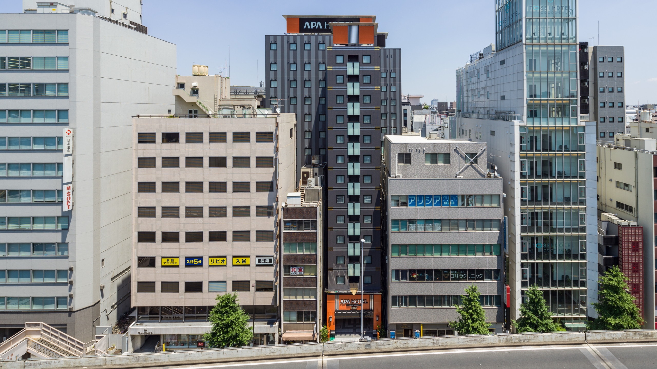 從東京地鐵日比谷線、銀座線上野站（3號出口）步行 1 分鐘