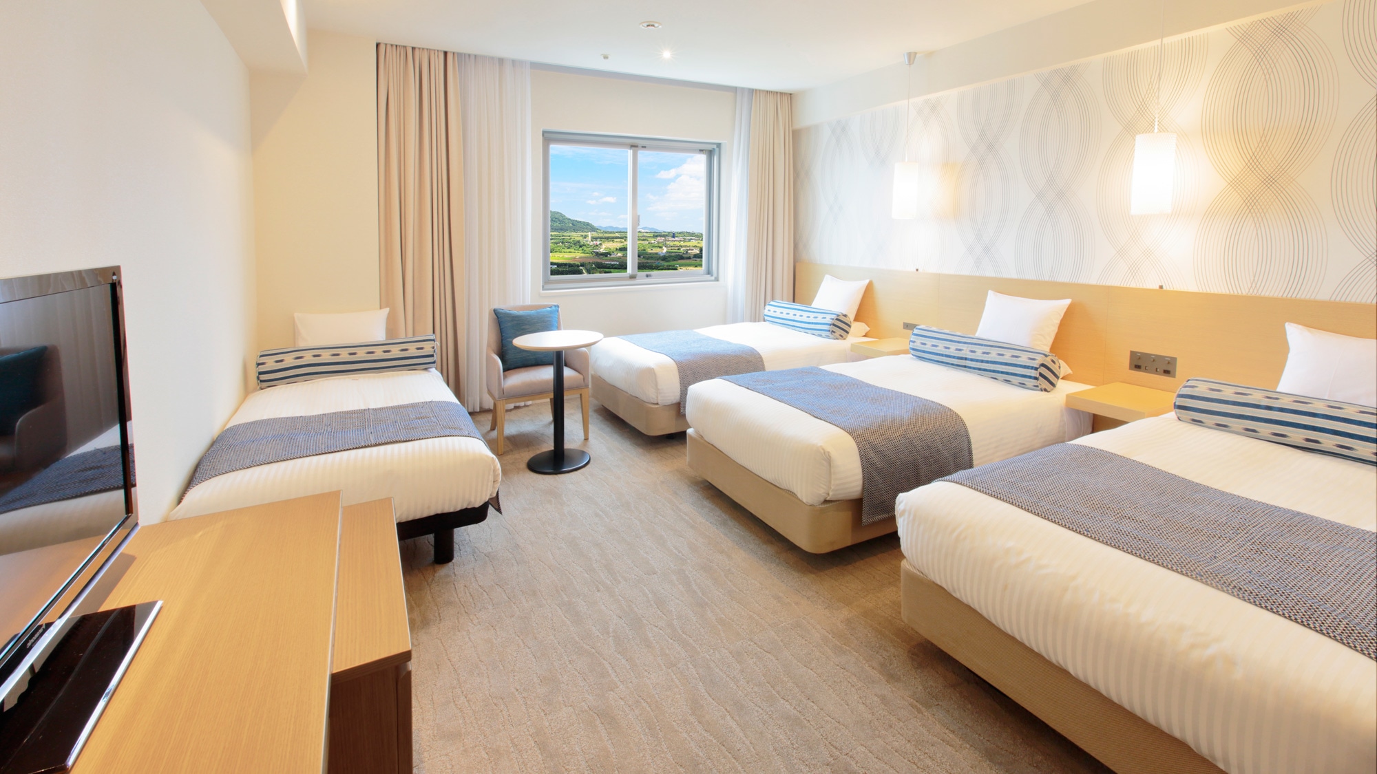 [Superior Triple] 4 bed image