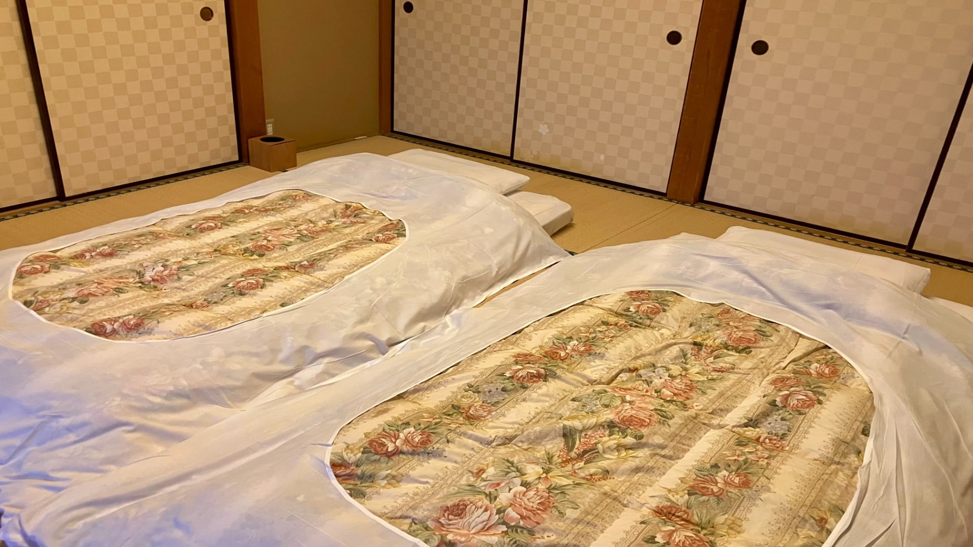 [春草、秋水、梅京] 蒲團影像
