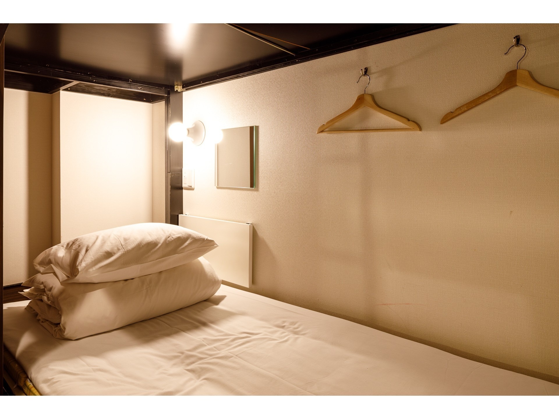 The rooms are spacious, and all rooms have luggage storage, Wi-Fi, mirrors, tables, outlets, and hangers.