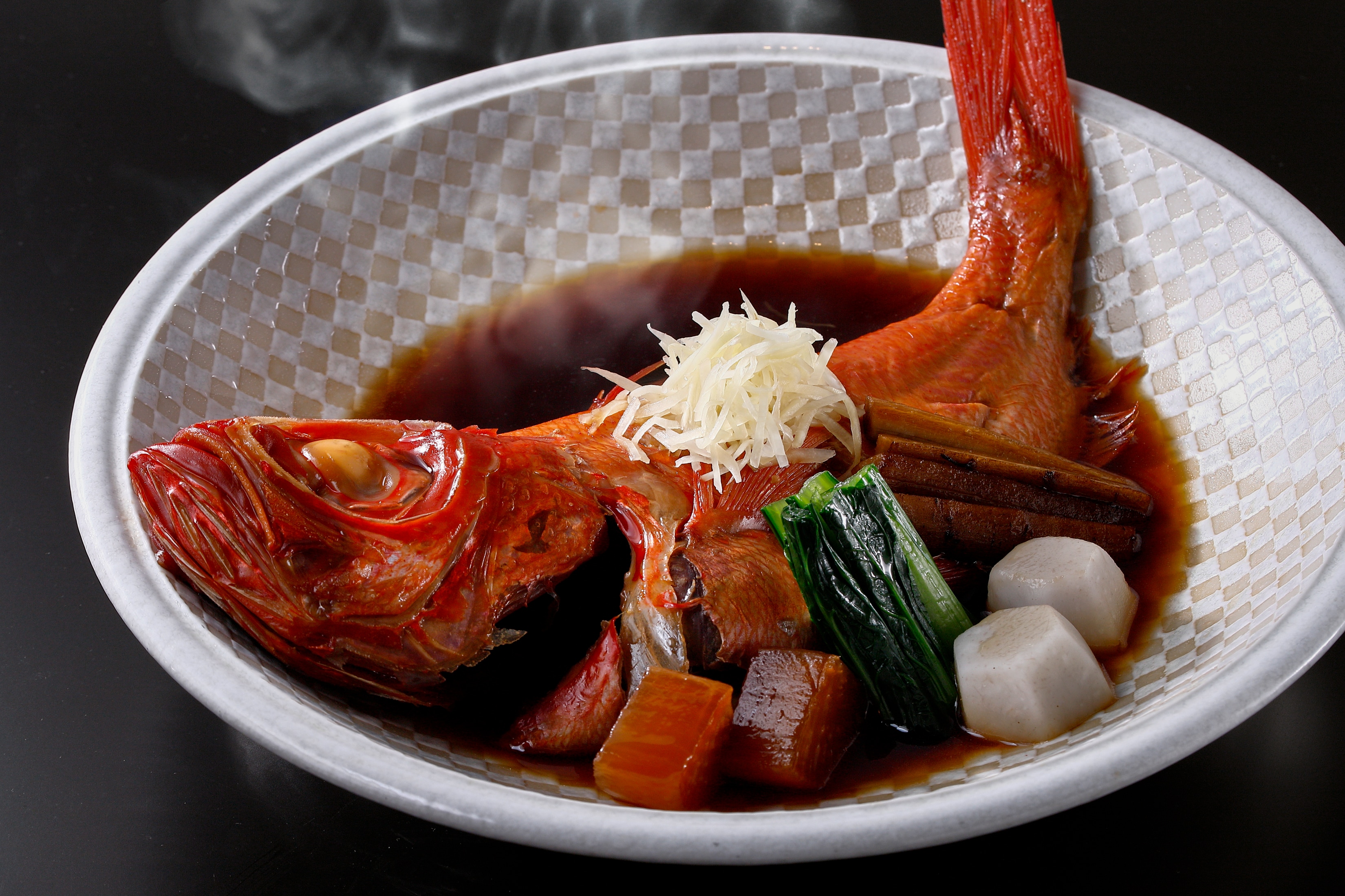 Jika Anda datang ke Boso, Anda harus mencoba ini! Ikan kakap merah utuh rebus