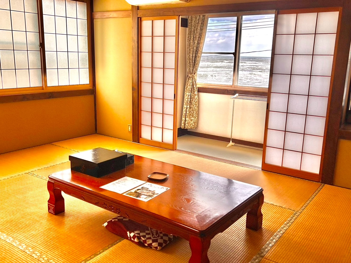 Sea-facing Japanese-style room 9