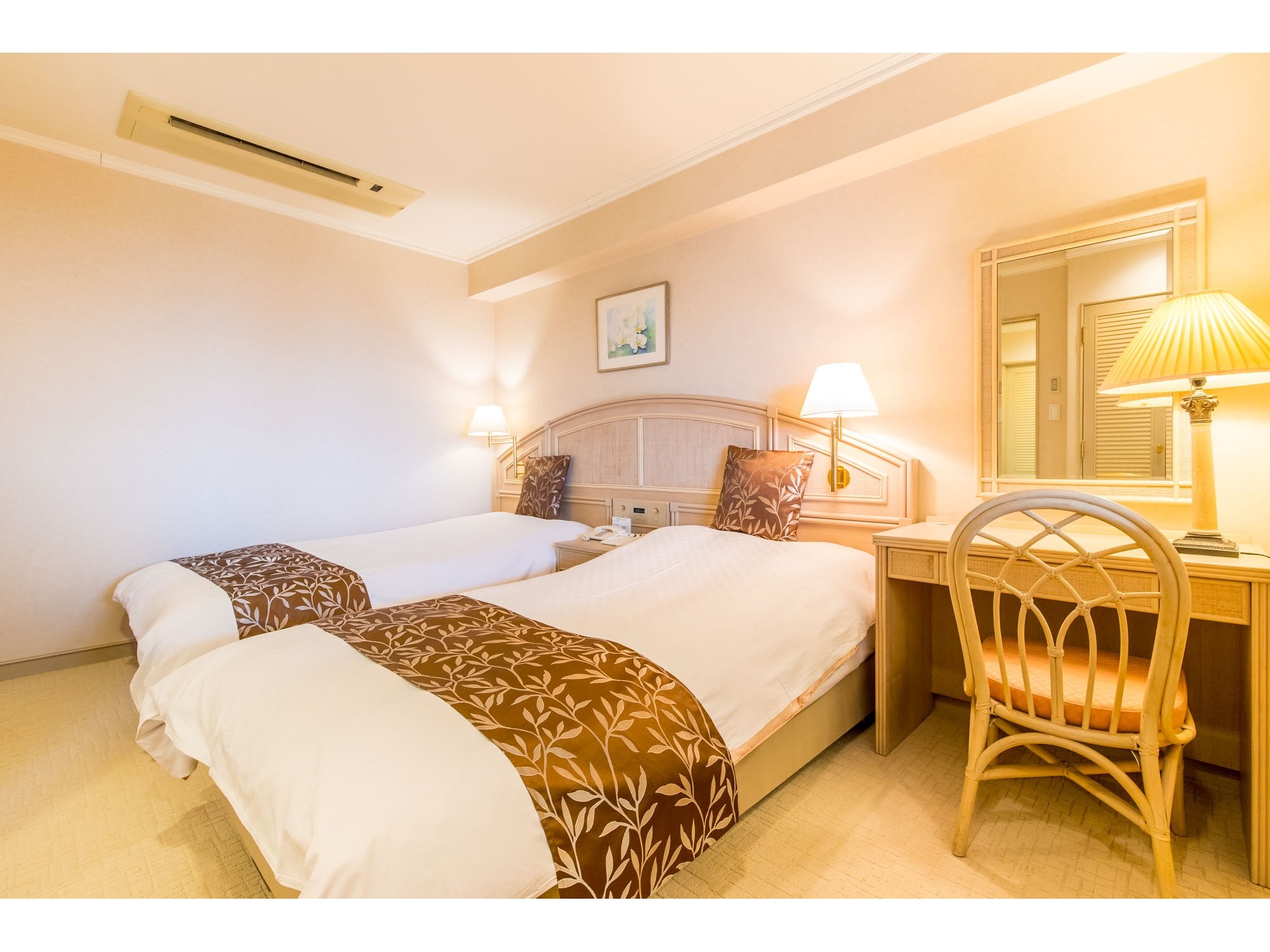 Hotel Chateau, Japanese-Western room (for 4 people)