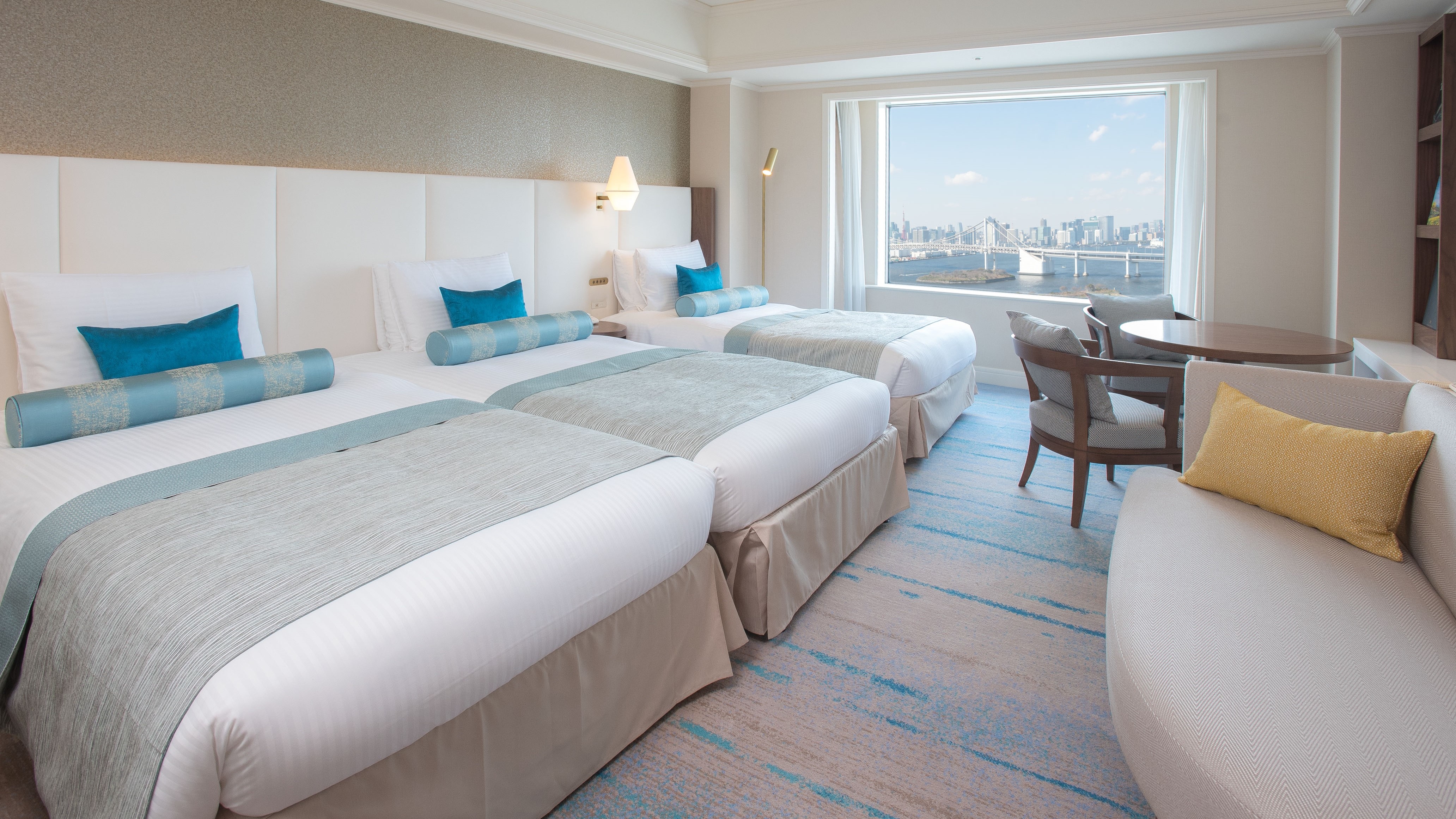 [Special floor] 25th and 26th floor Rainbow Bridge side deluxe room triple